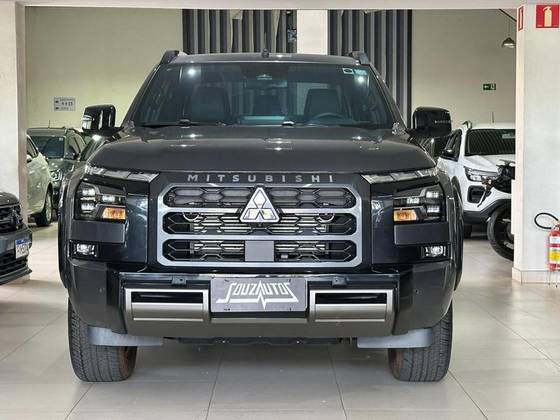 MITSUBISHI TRITON 2.4 BITURBO DIESEL CD KATANA 4X4 AUTOMÁTICO MITSUBISHI TRITON 2.4 BITURBO DIESEL CD KATANA 4X4 AUTOMÁTICO